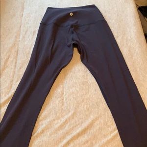 Super cute dark purple lulu leggings